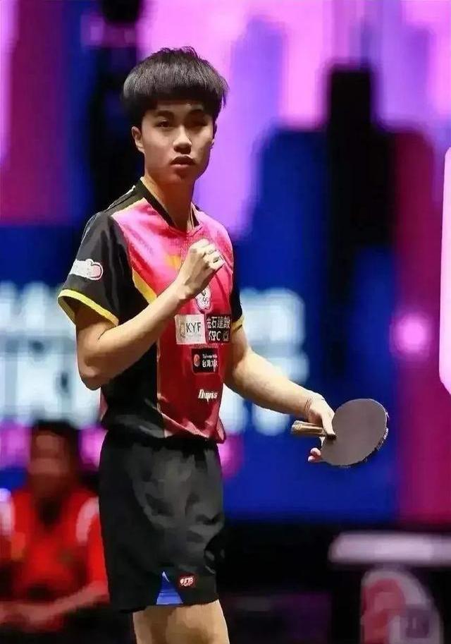 JackeyLove迎来二十赛季出色发挥，DWG观众热烈欢呼！